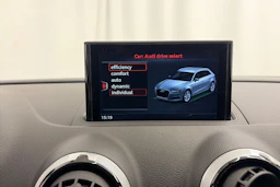 valkoinen Audi A3 2017 kuva 17.