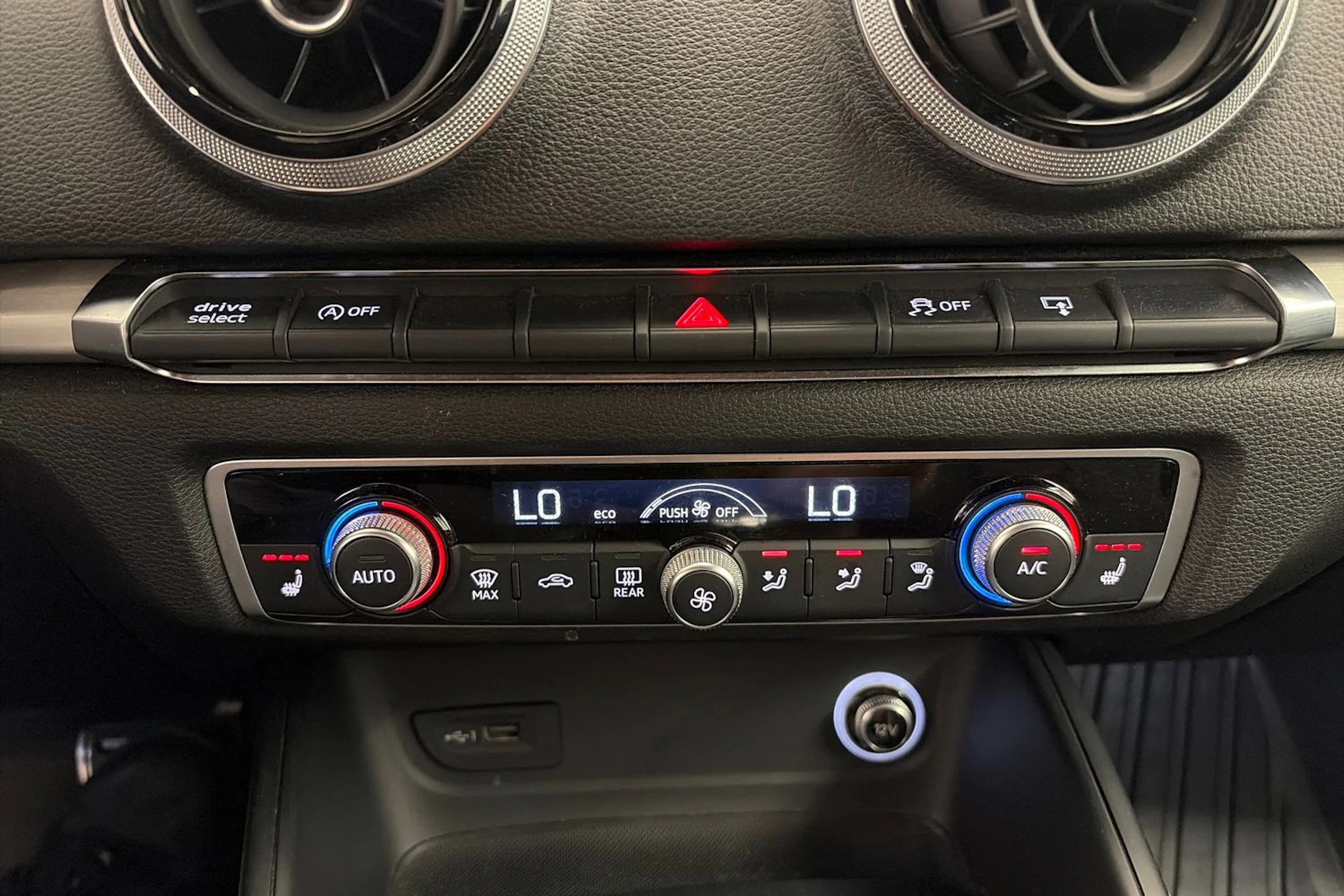 valkoinen Audi A3 2017 kuva 21.