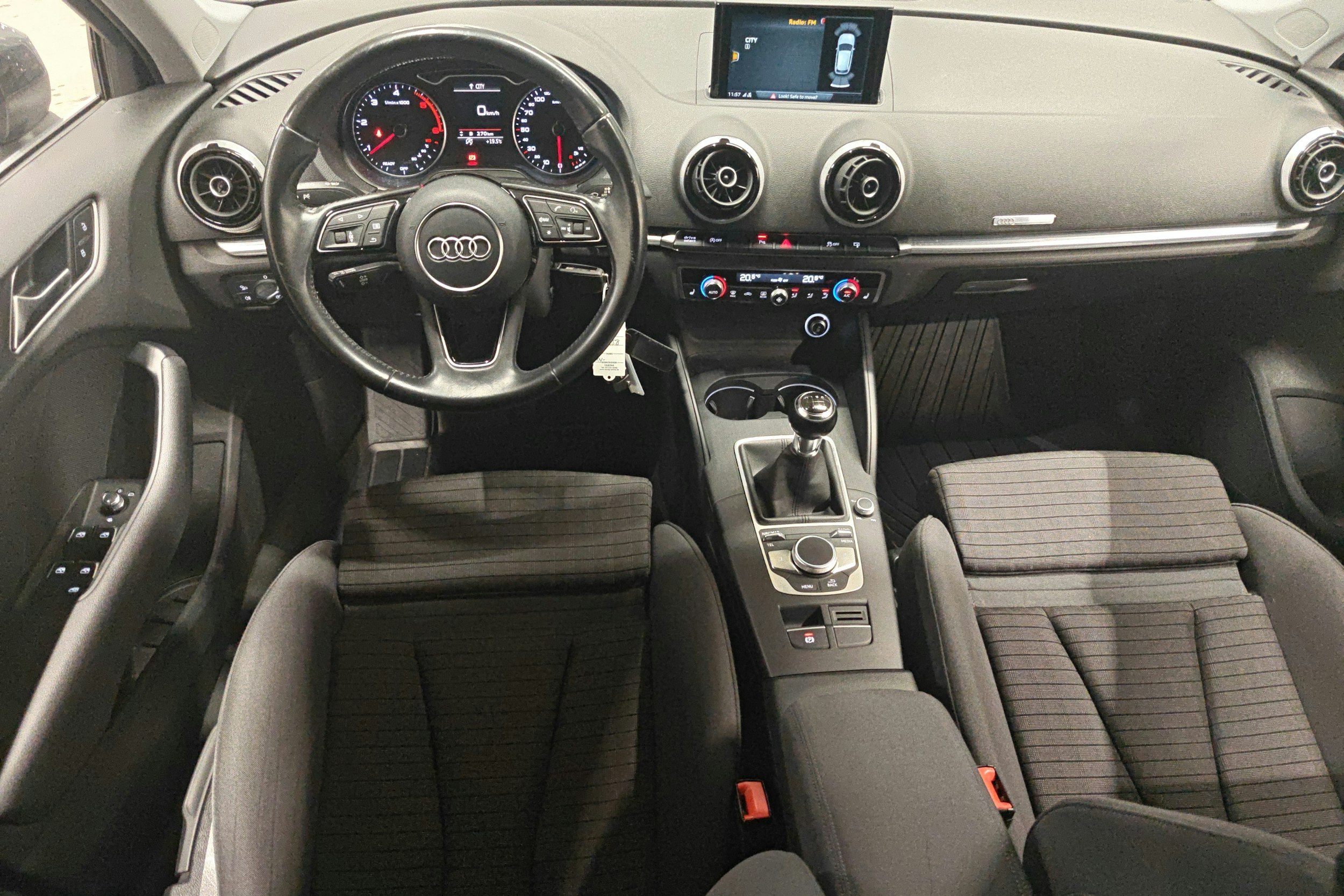 harmaa Audi A3 2017 kuva 7.