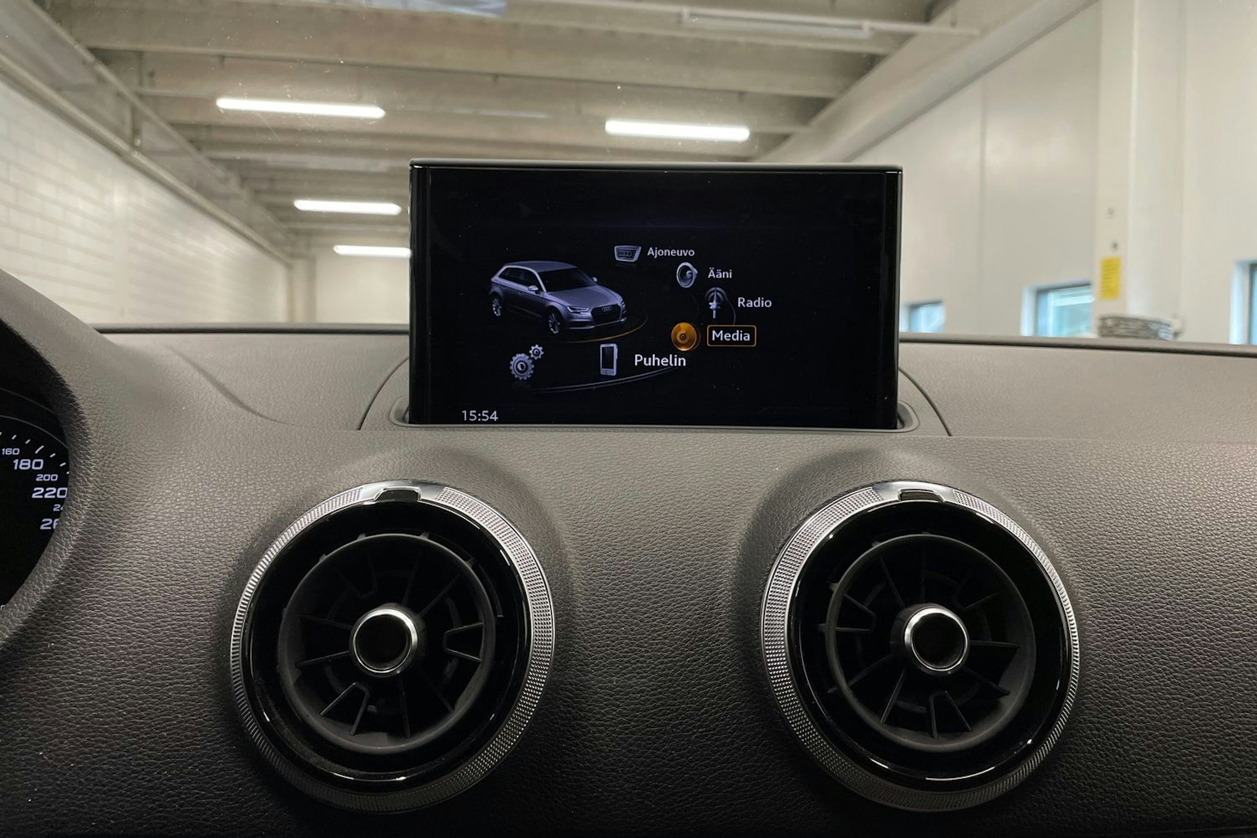 Sininen Audi A3 2018 kuva 17.