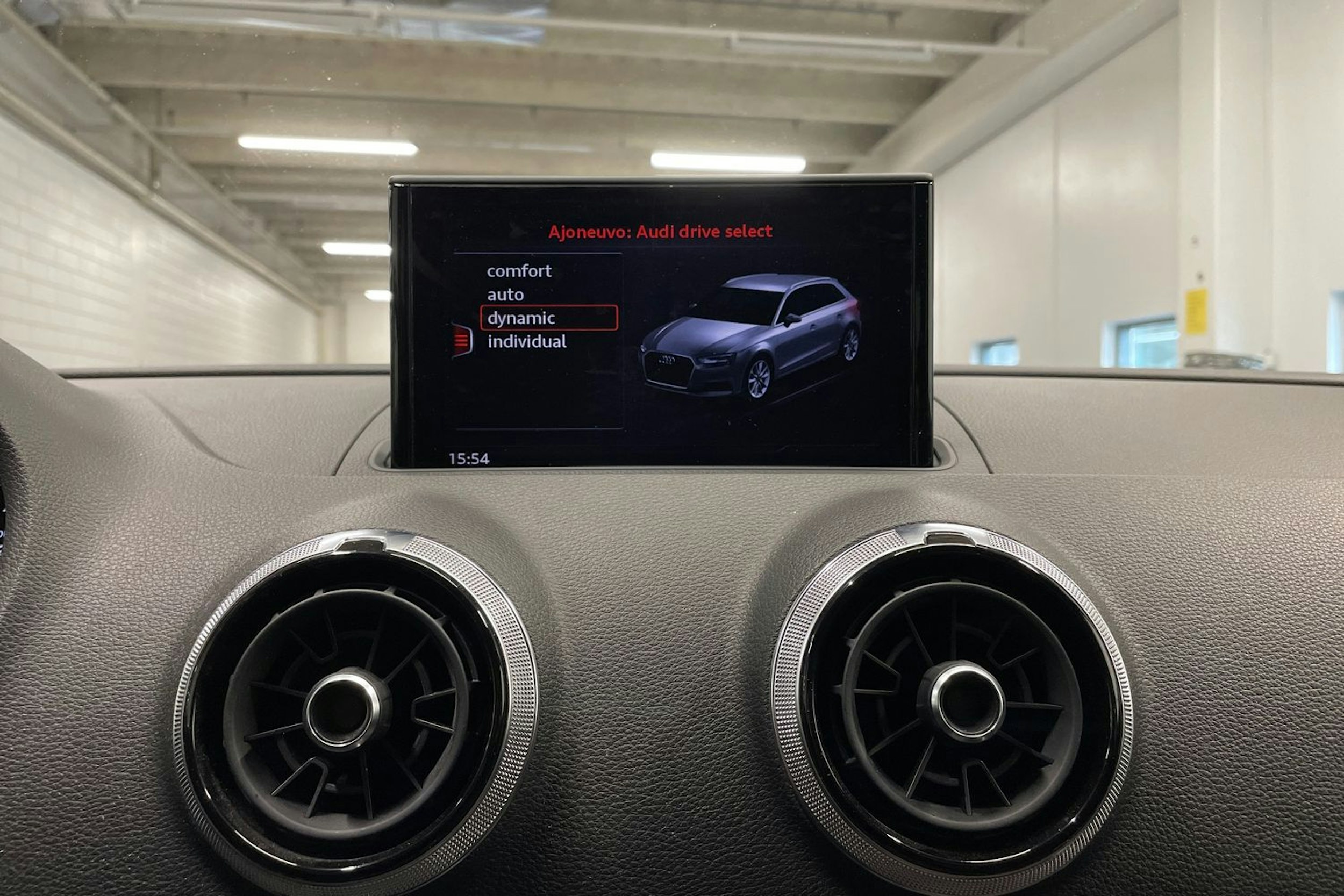 Sininen Audi A3 2018 kuva 18.