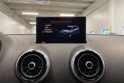 Sininen Audi A3 2018 kuva 18.