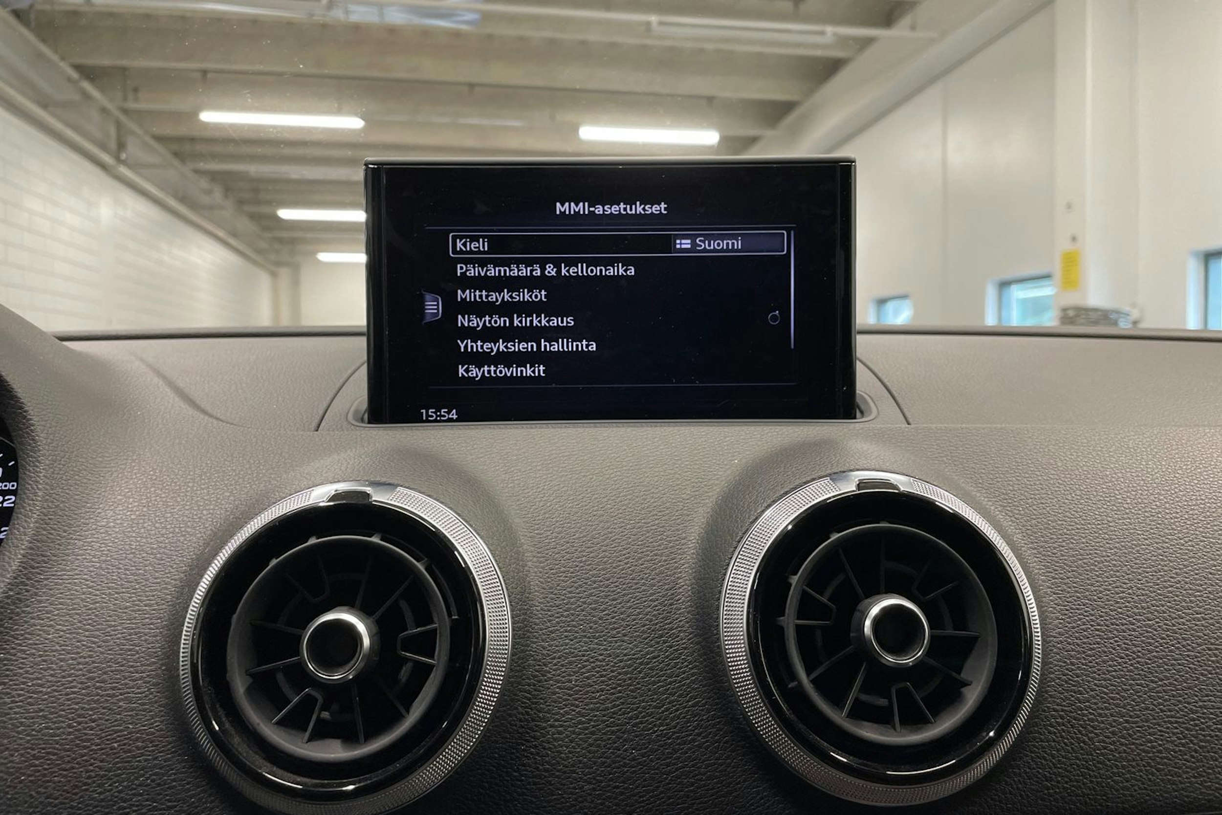 Sininen Audi A3 2018 kuva 19.