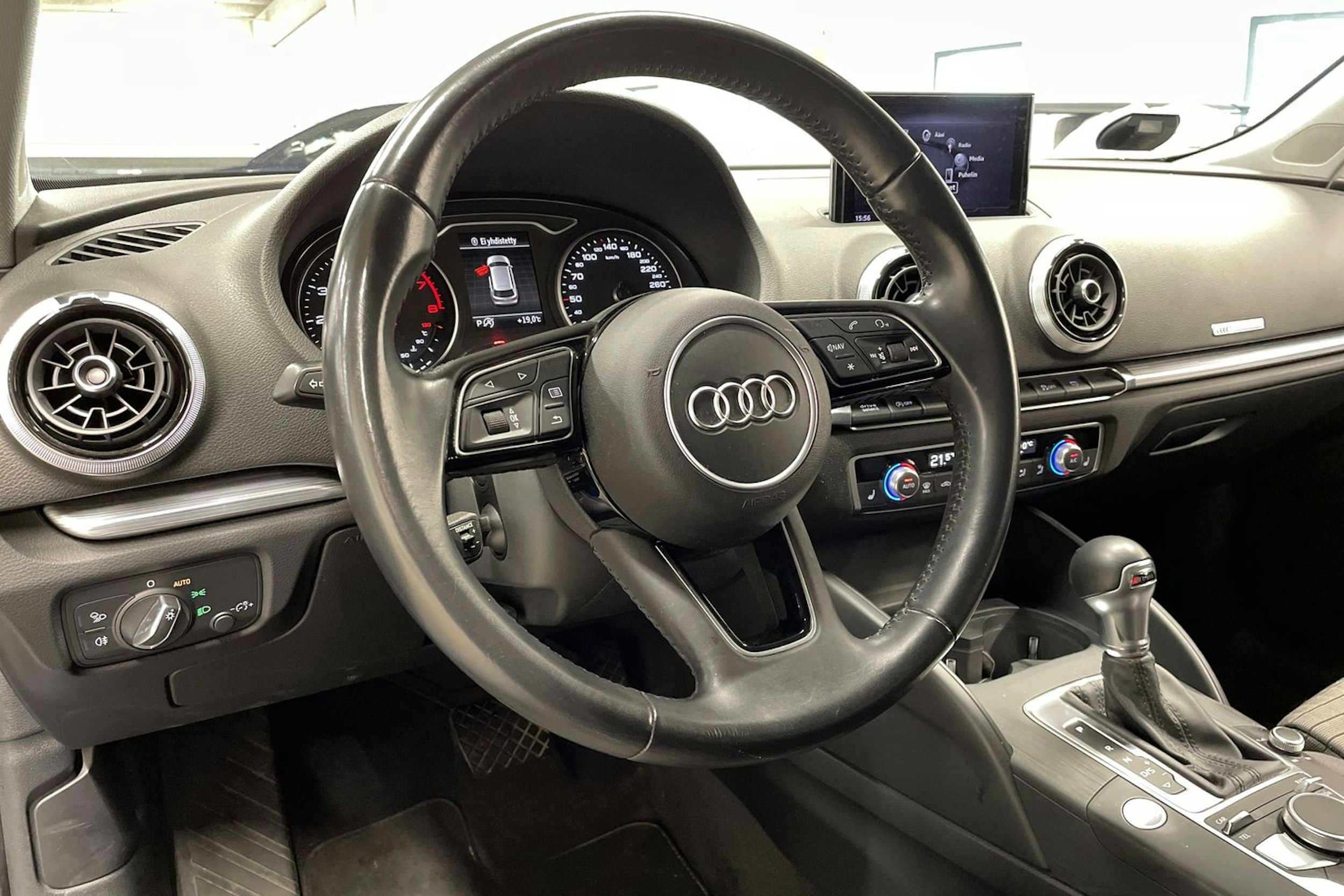 Sininen Audi A3 2018 kuva 25.