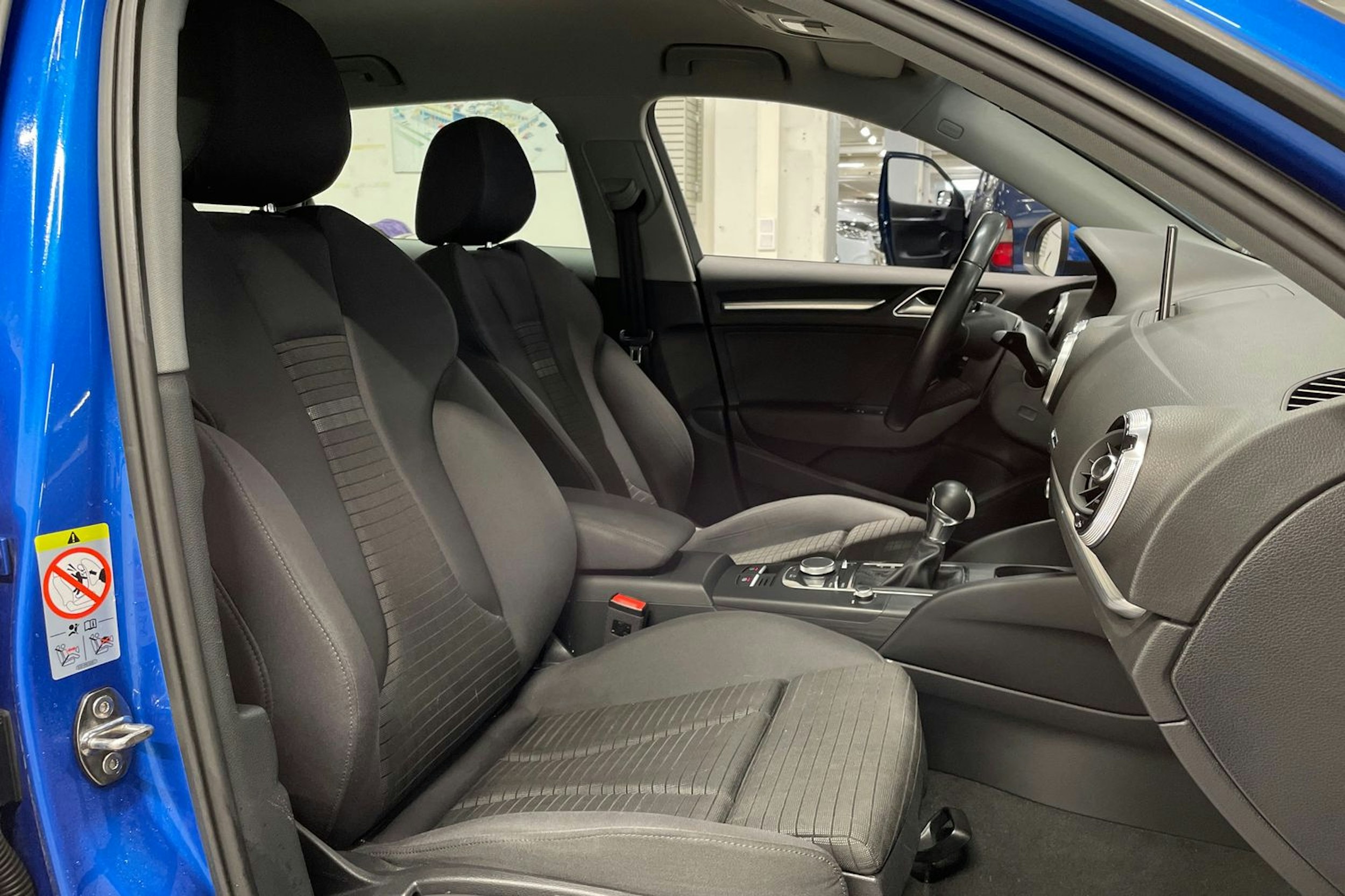 Sininen Audi A3 2018 kuva 26.