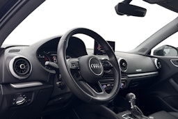 musta Audi A3 2018 kuva 3.