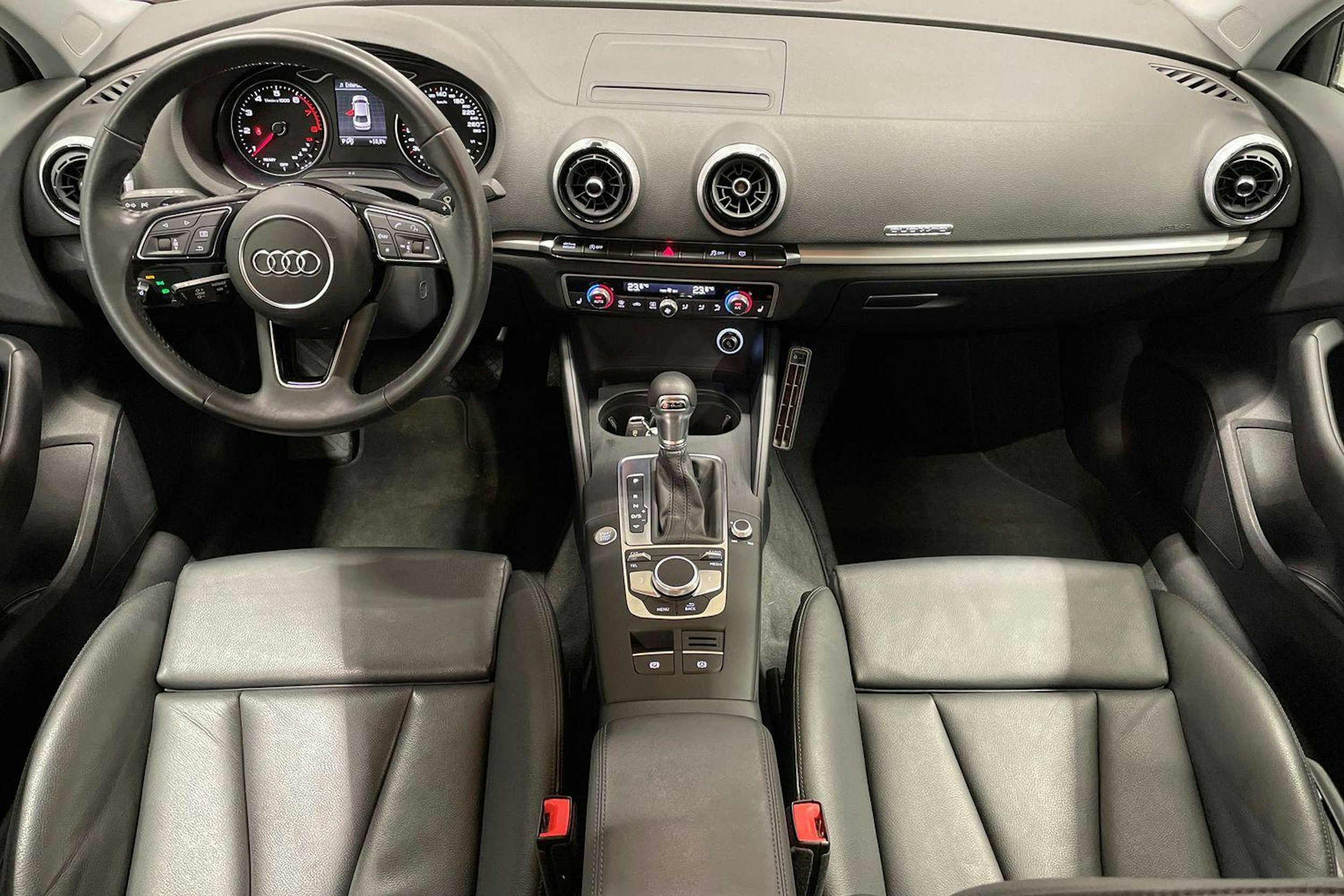 musta Audi A3 2018 kuva 9.