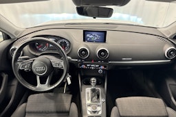valkoinen Audi A3 2018 kuva 14.