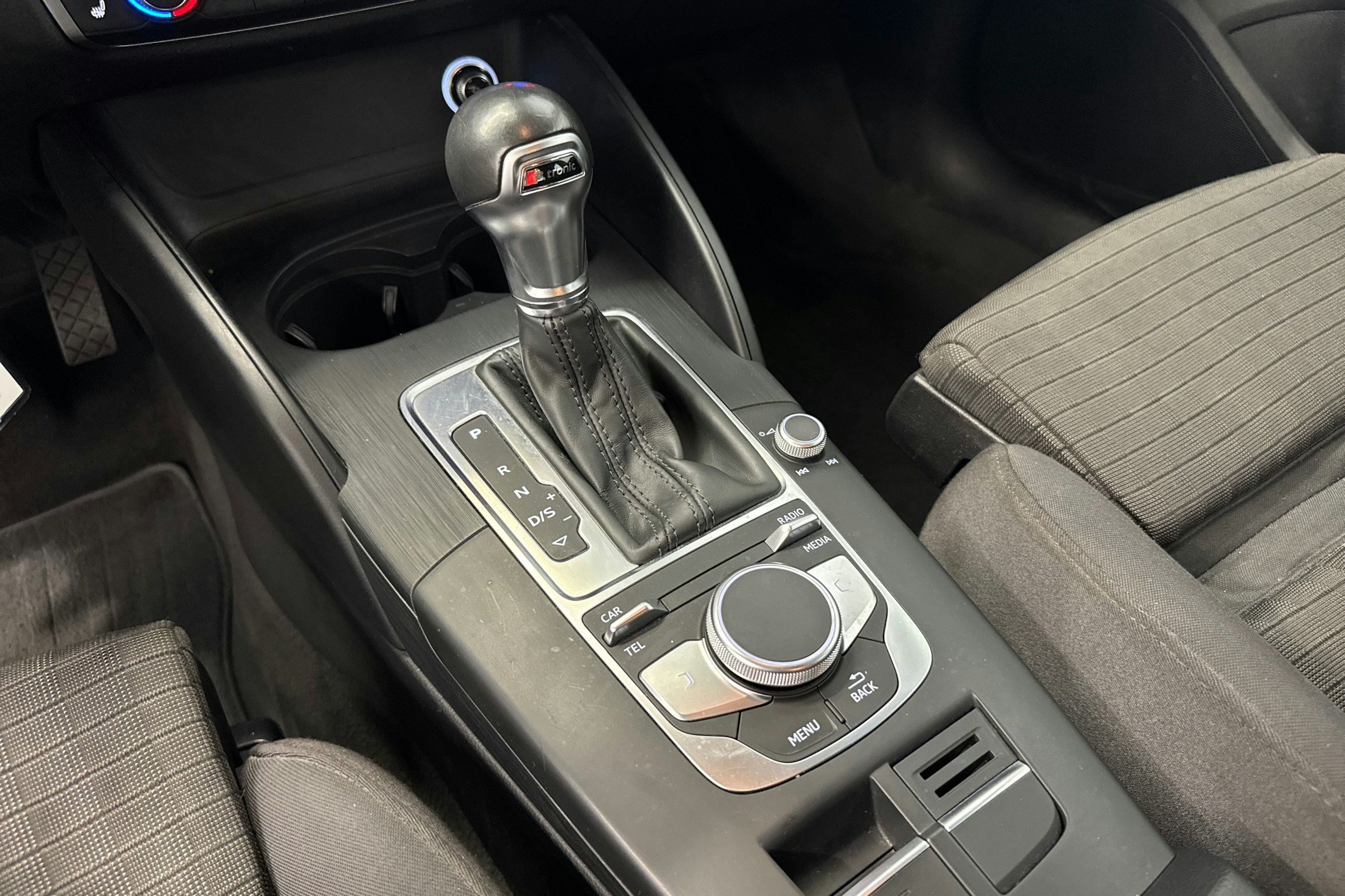 valkoinen Audi A3 2018 kuva 21.