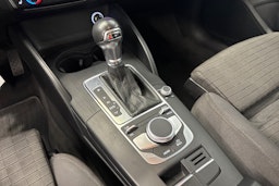 valkoinen Audi A3 2018 kuva 21.