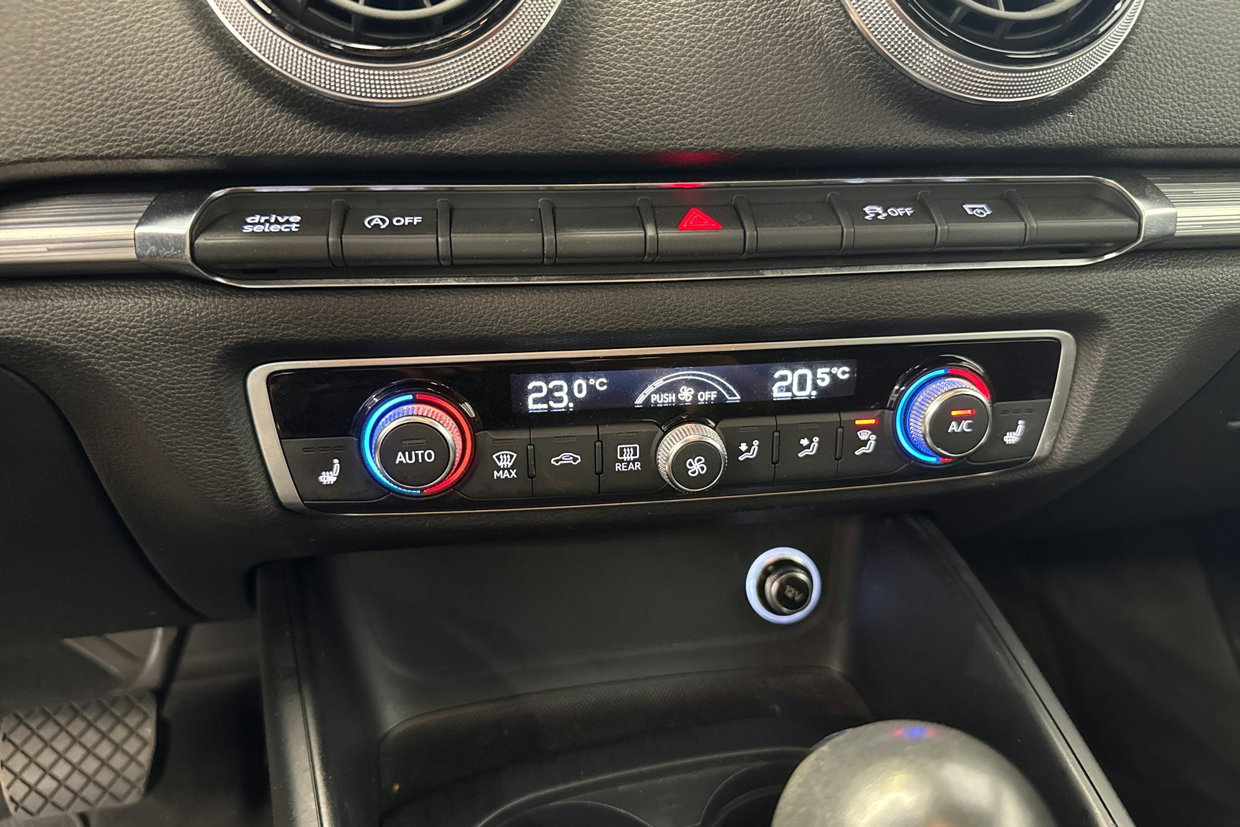 valkoinen Audi A3 2018 kuva 22.