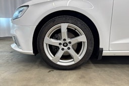 valkoinen Audi A3 2018 kuva 27.