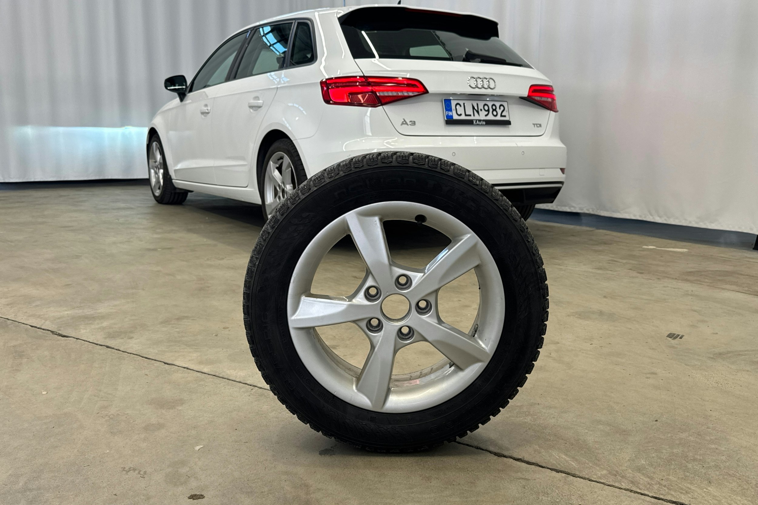 valkoinen Audi A3 2018 kuva 28.