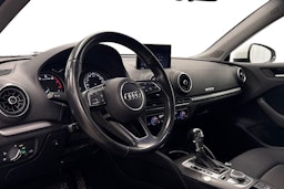 Valkoinen Audi A3 2018 kuva 7.