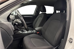 Valkoinen Audi A3 2018 kuva 11.