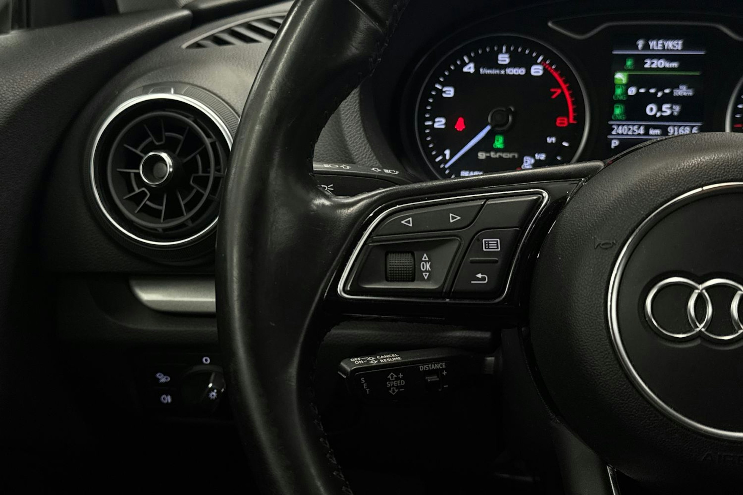 Valkoinen Audi A3 2018 kuva 15.