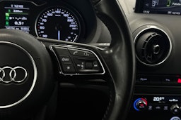 Valkoinen Audi A3 2018 kuva 16.