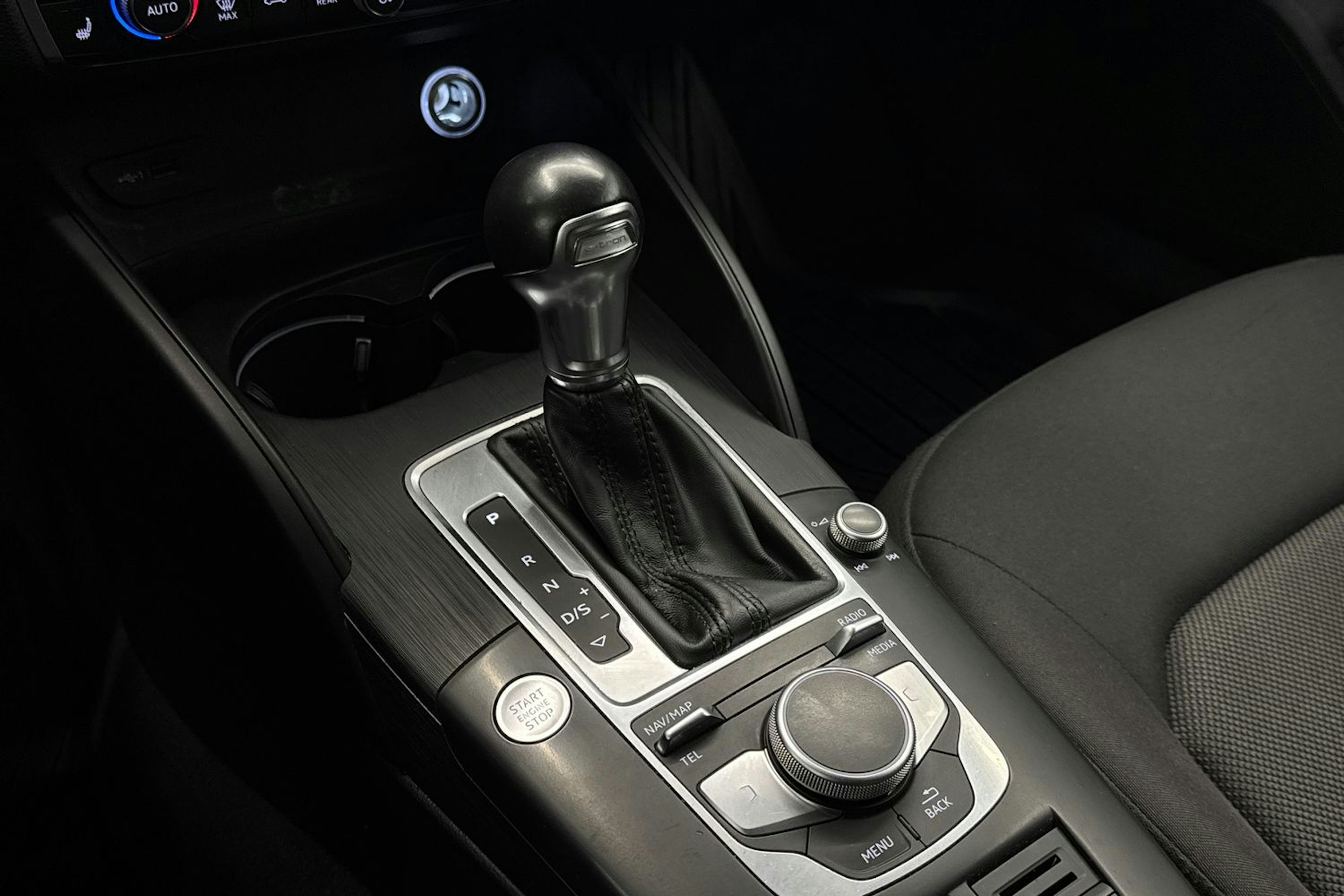 Valkoinen Audi A3 2018 kuva 20.
