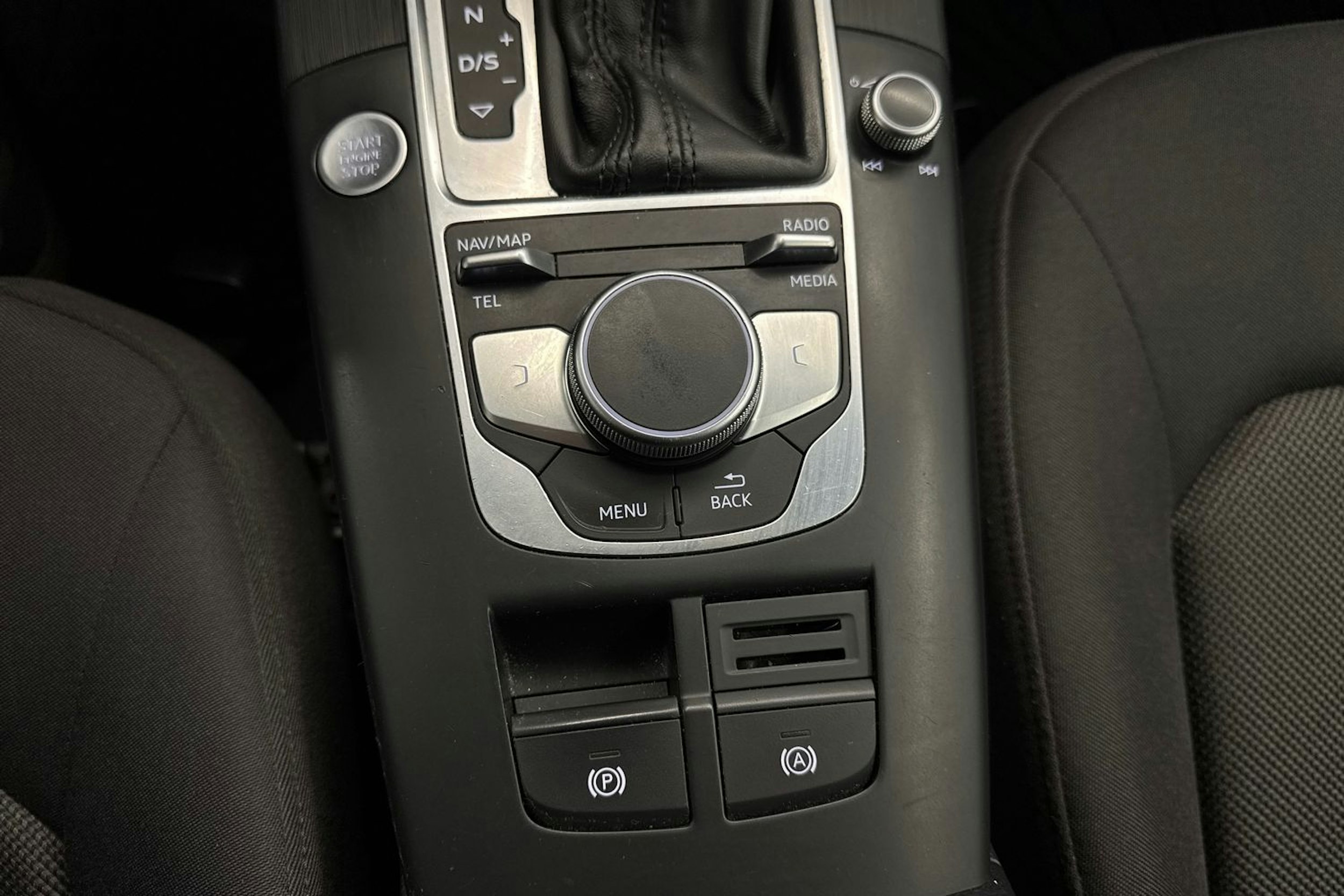 Valkoinen Audi A3 2018 kuva 21.