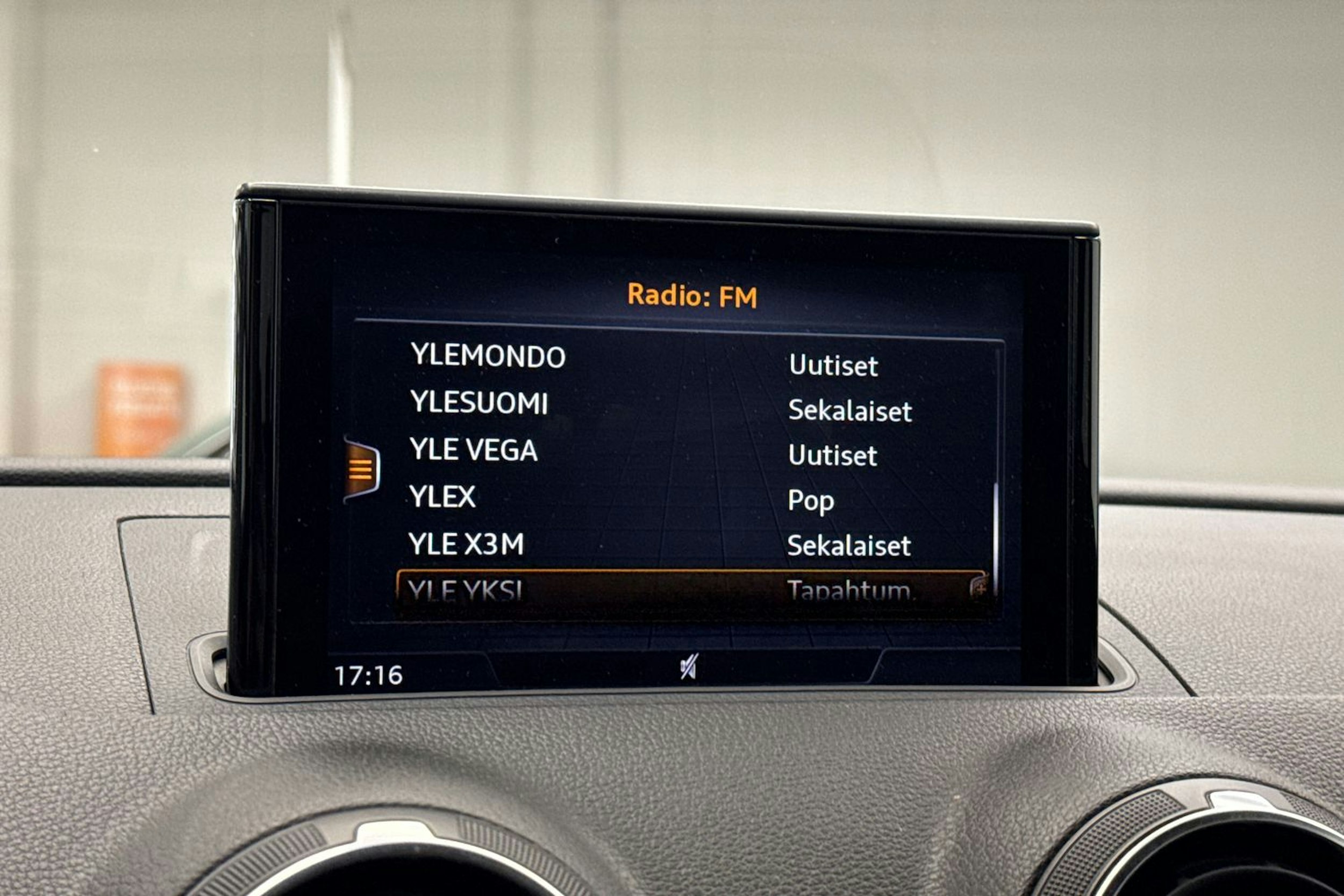 Valkoinen Audi A3 2018 kuva 24.