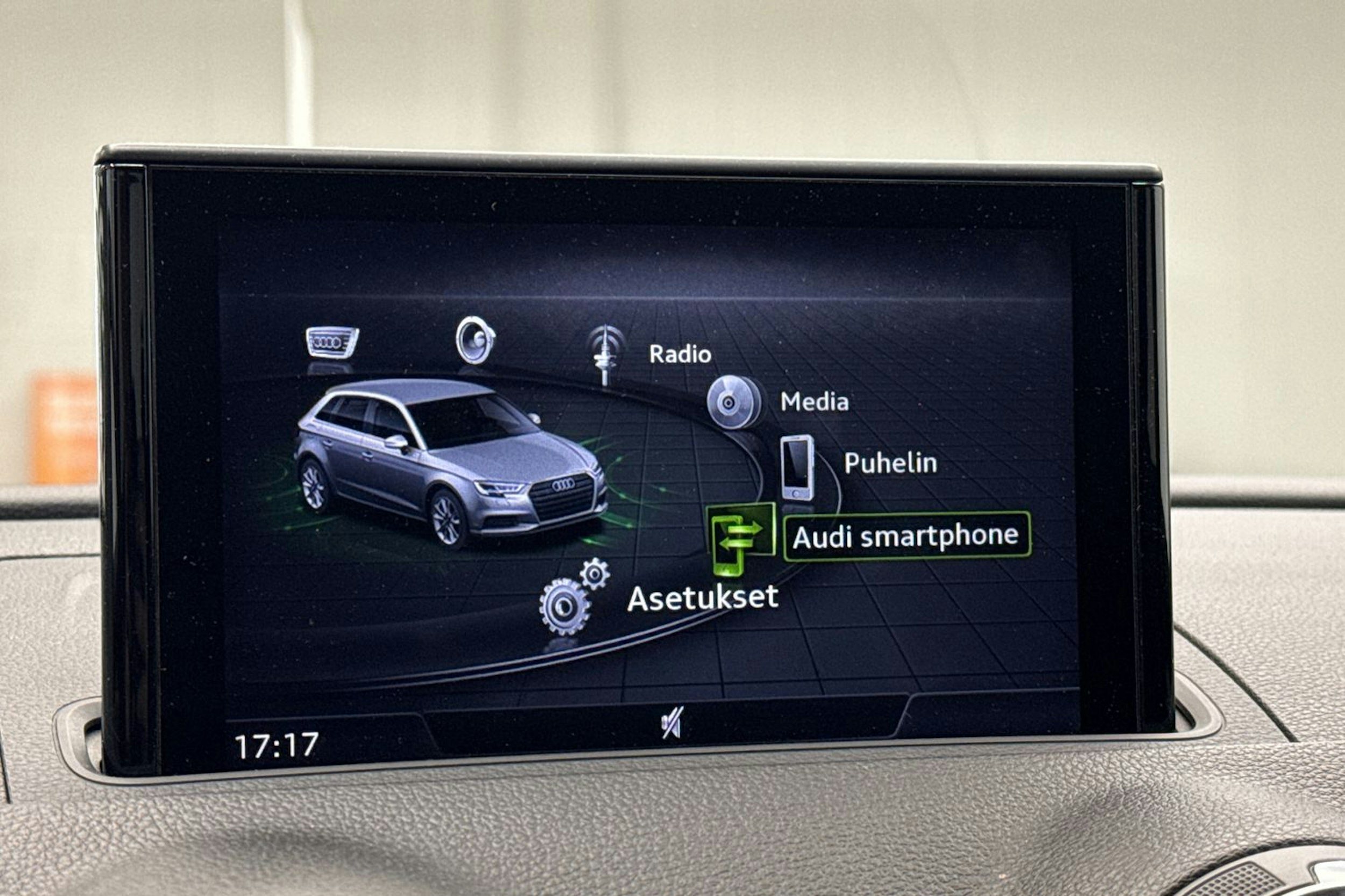 Valkoinen Audi A3 2018 kuva 26.