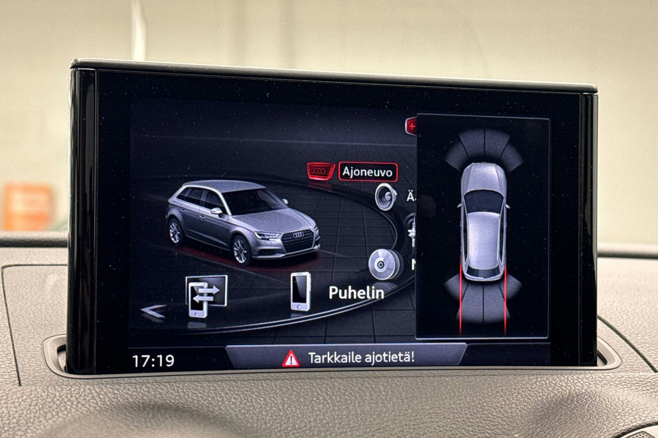 Valkoinen Audi A3 2018 kuva 30.