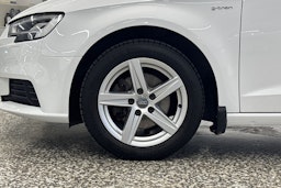 Valkoinen Audi A3 2018 kuva 33.