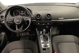 valkoinen Audi A3 2018 kuva 9.