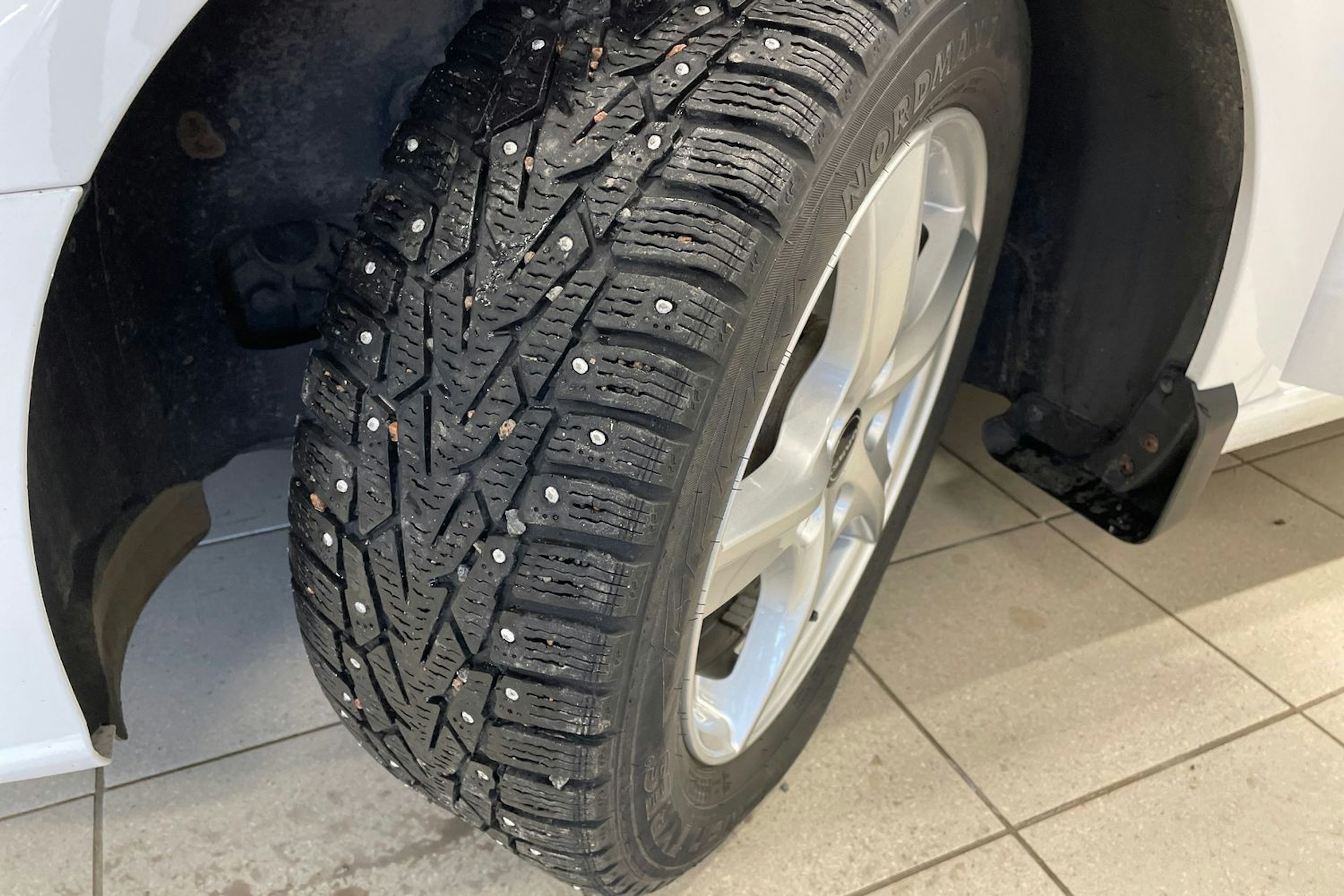 valkoinen Audi A3 2018 kuva 13.