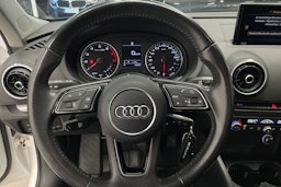 valkoinen Audi A3 2018 kuva 15.