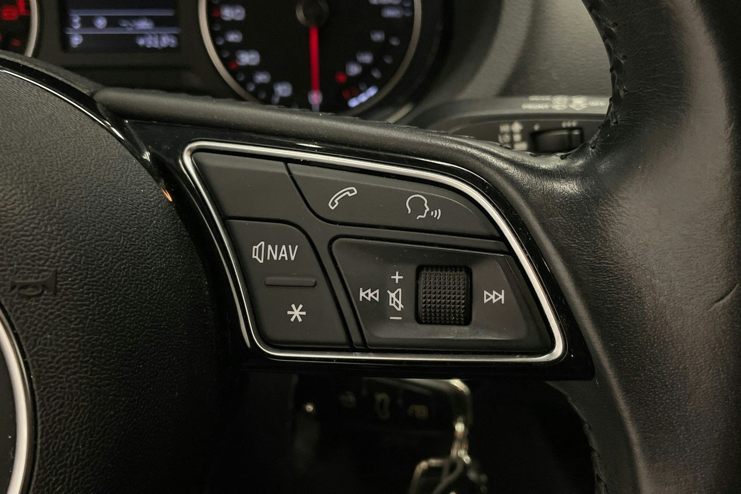 valkoinen Audi A3 2018 kuva 17.