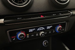 valkoinen Audi A3 2018 kuva 20.