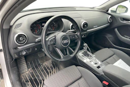 valkoinen Audi A3 2018 kuva 3.
