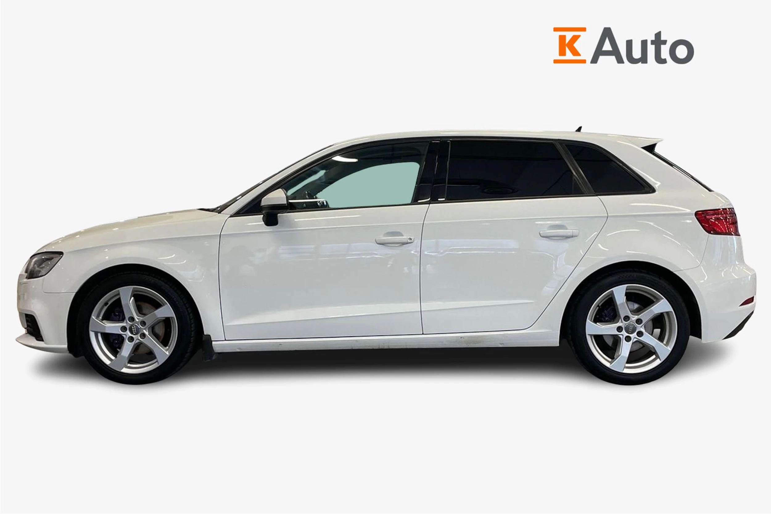 valkoinen Audi A3 2018 kuva 5.