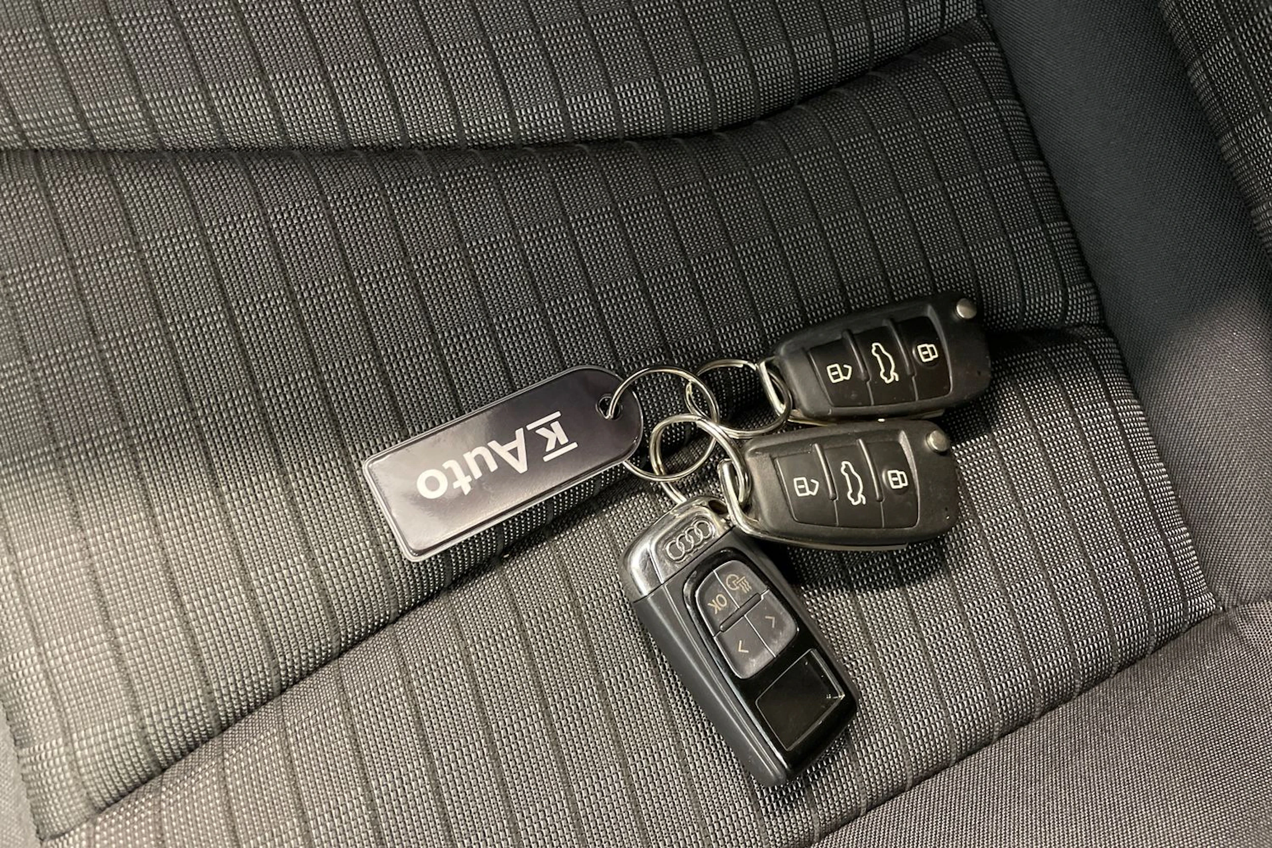 valkoinen Audi A3 2018 kuva 16.