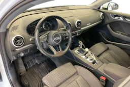 valkoinen Audi A3 2018 kuva 6.