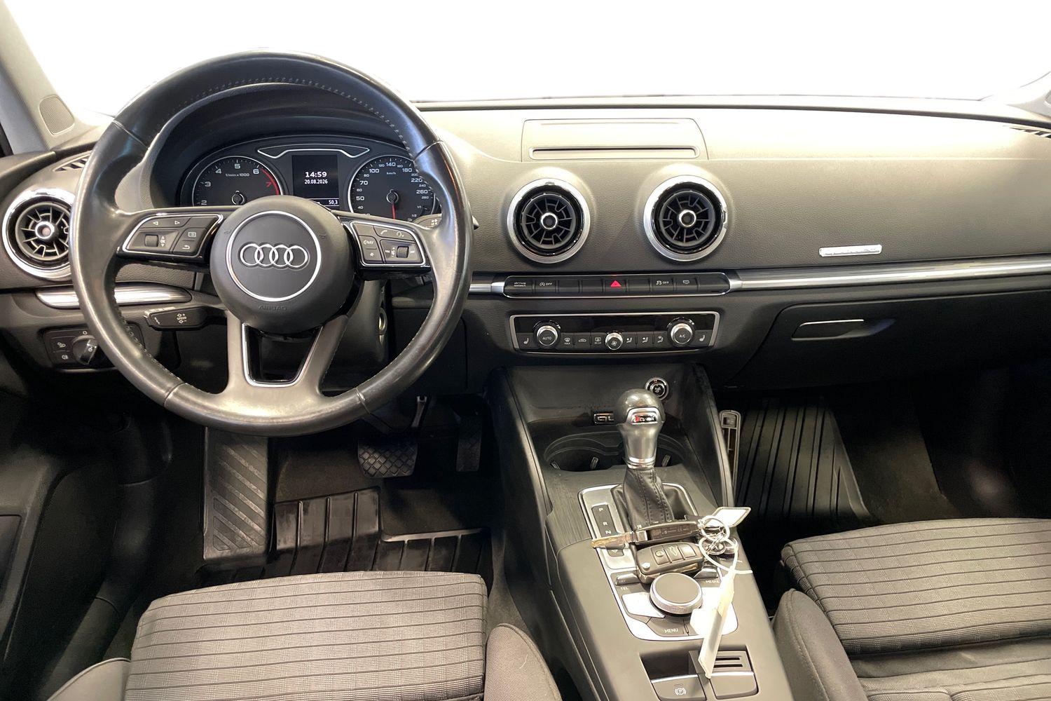 Audi A3 2018, kuva 7/17