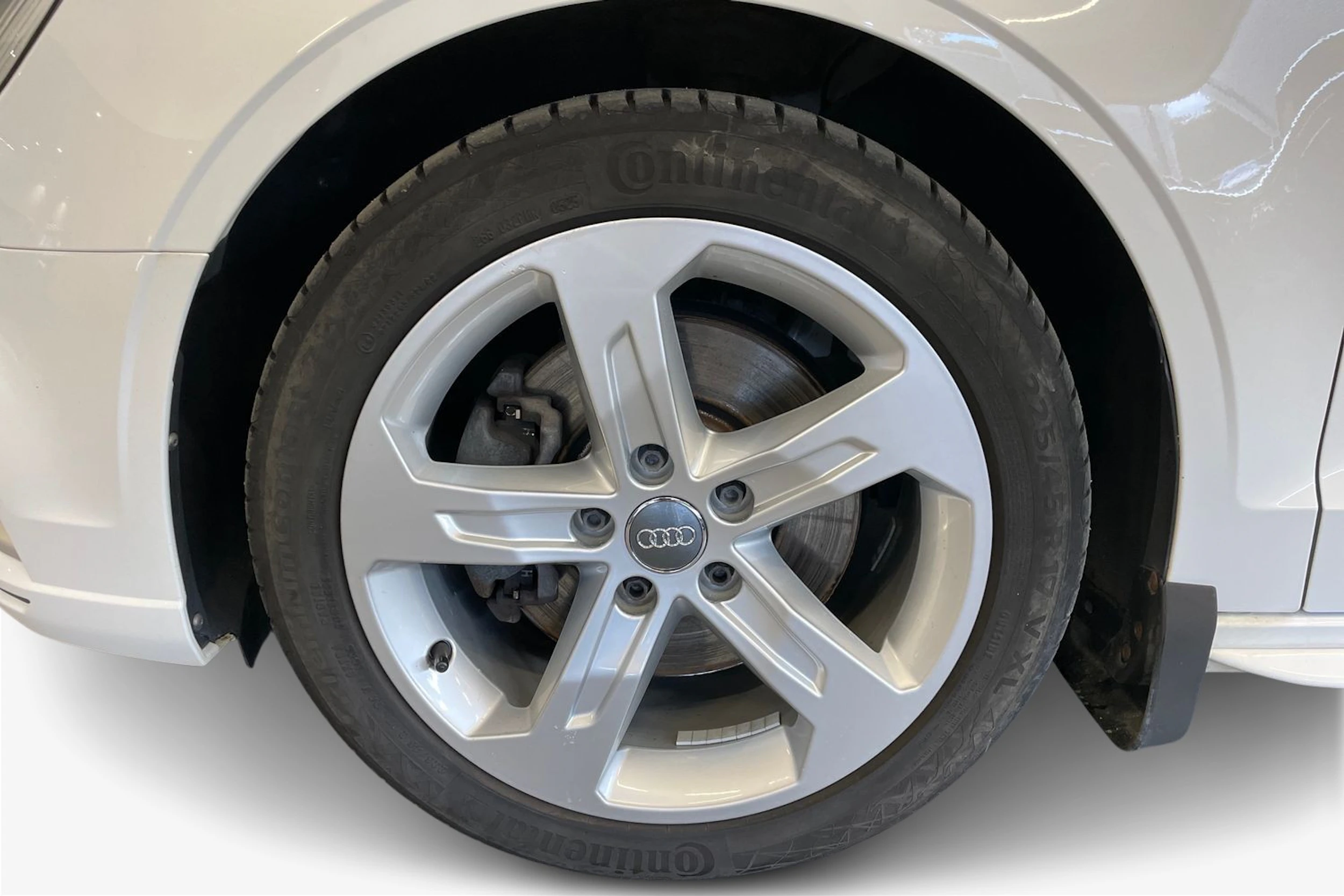 valkoinen Audi A3 2018 kuva 9.