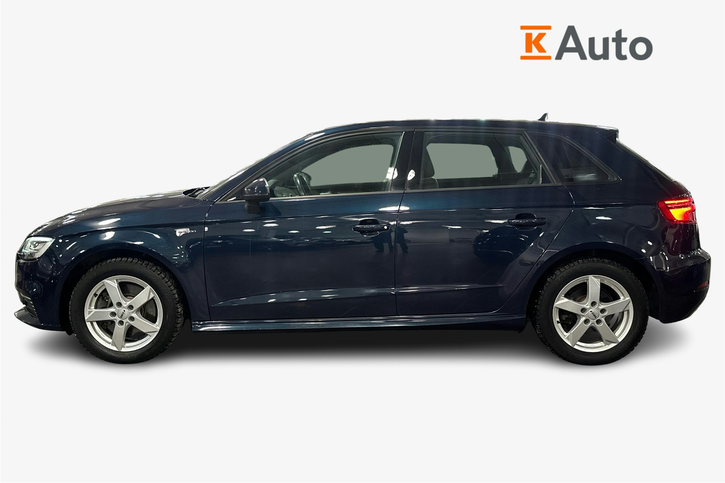 harmaa Audi A3 2018 kuva 6.