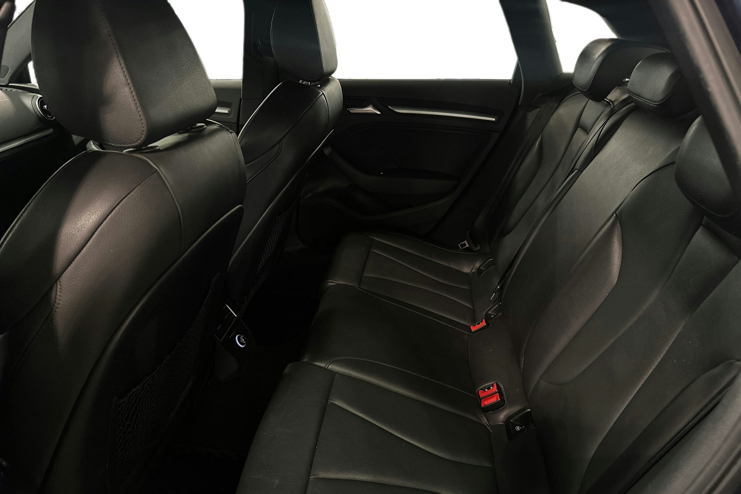 harmaa Audi A3 2018 kuva 10.