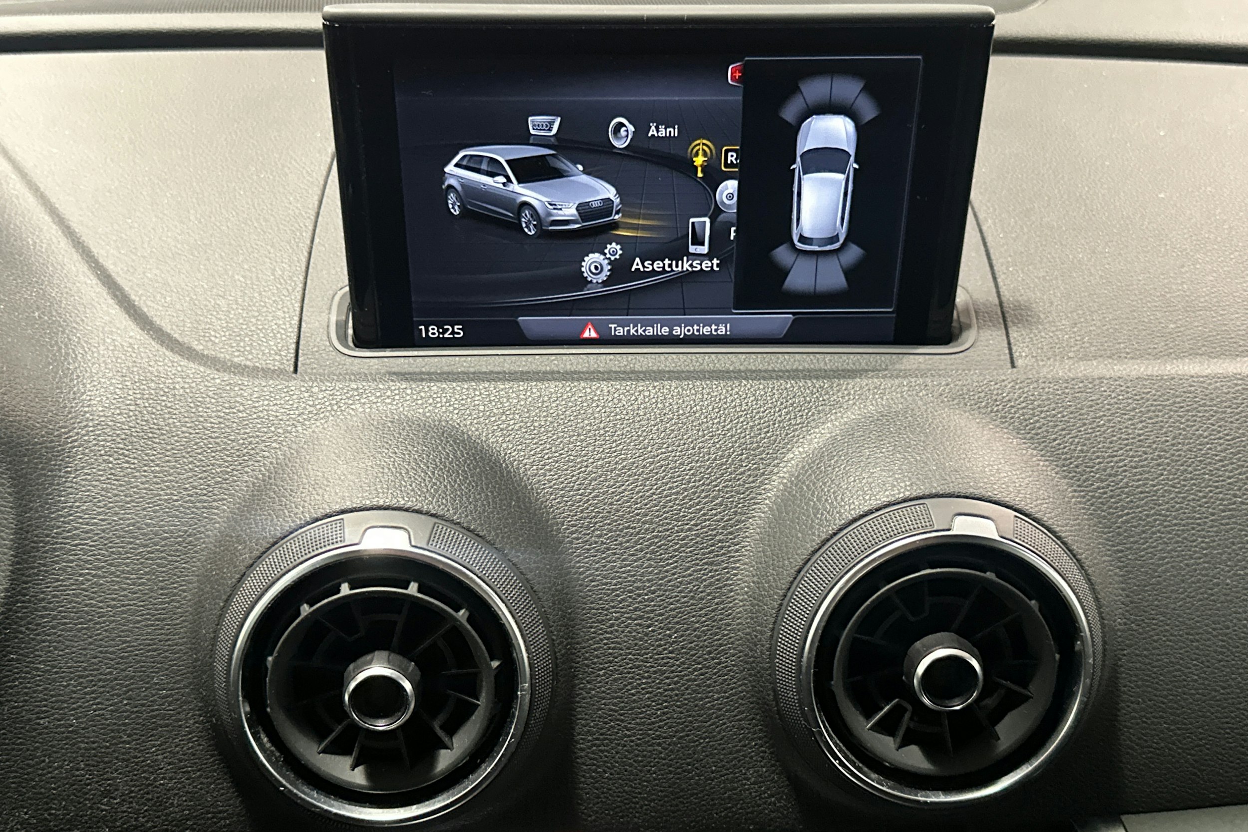 harmaa Audi A3 2018 kuva 18.