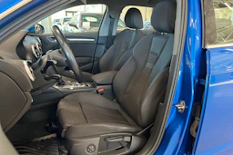 sininen Audi A3 2018 kuva 11.