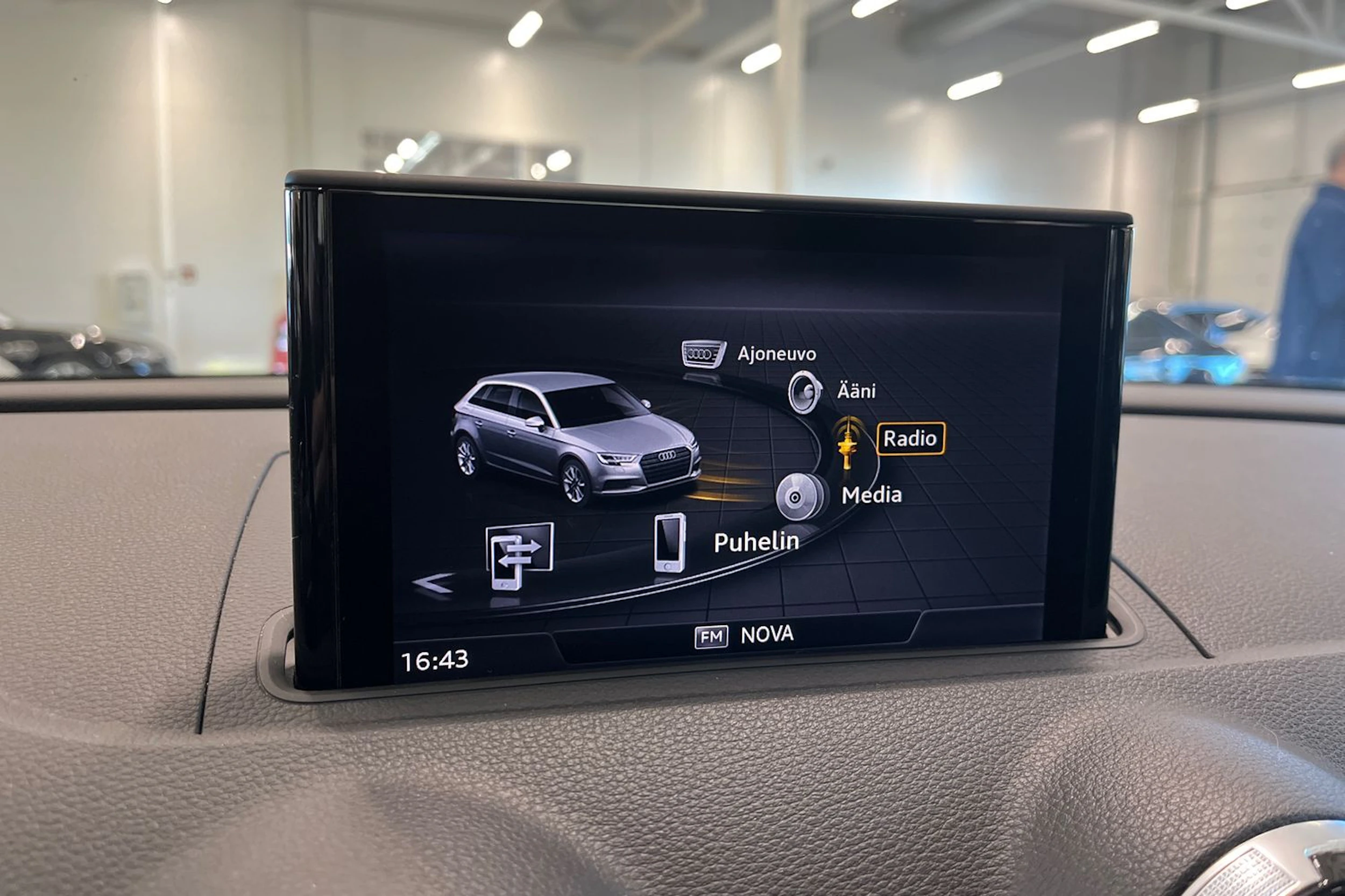 sininen Audi A3 2018 kuva 15.