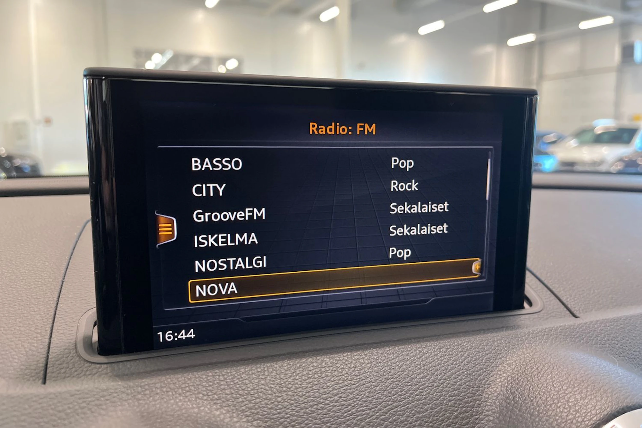 sininen Audi A3 2018 kuva 19.