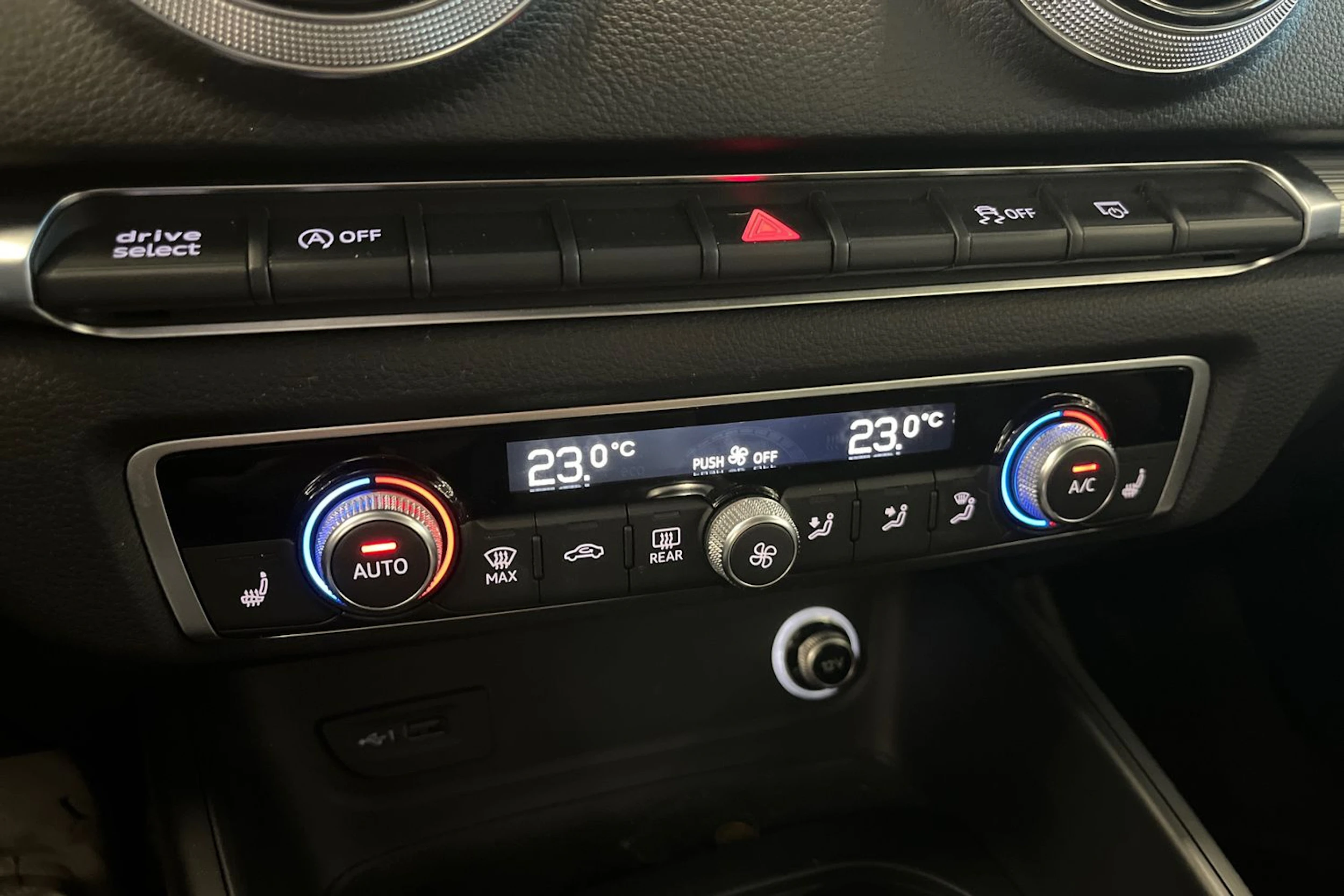 sininen Audi A3 2018 kuva 20.