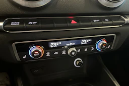 sininen Audi A3 2018 kuva 20.