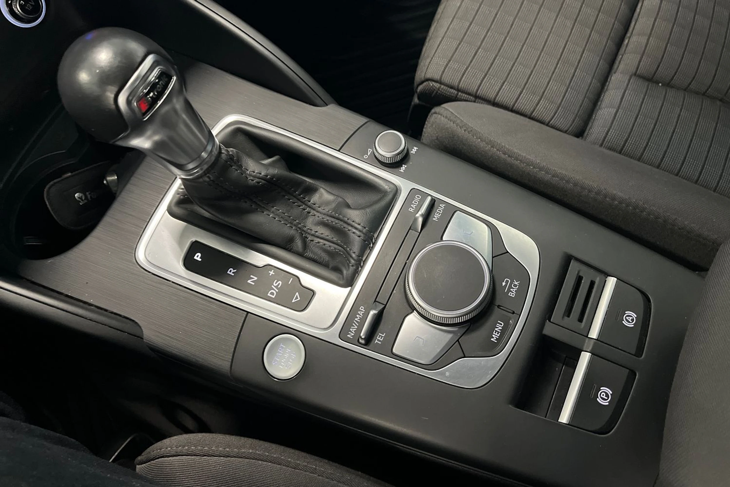 sininen Audi A3 2018 kuva 21.
