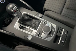 sininen Audi A3 2018 kuva 21.