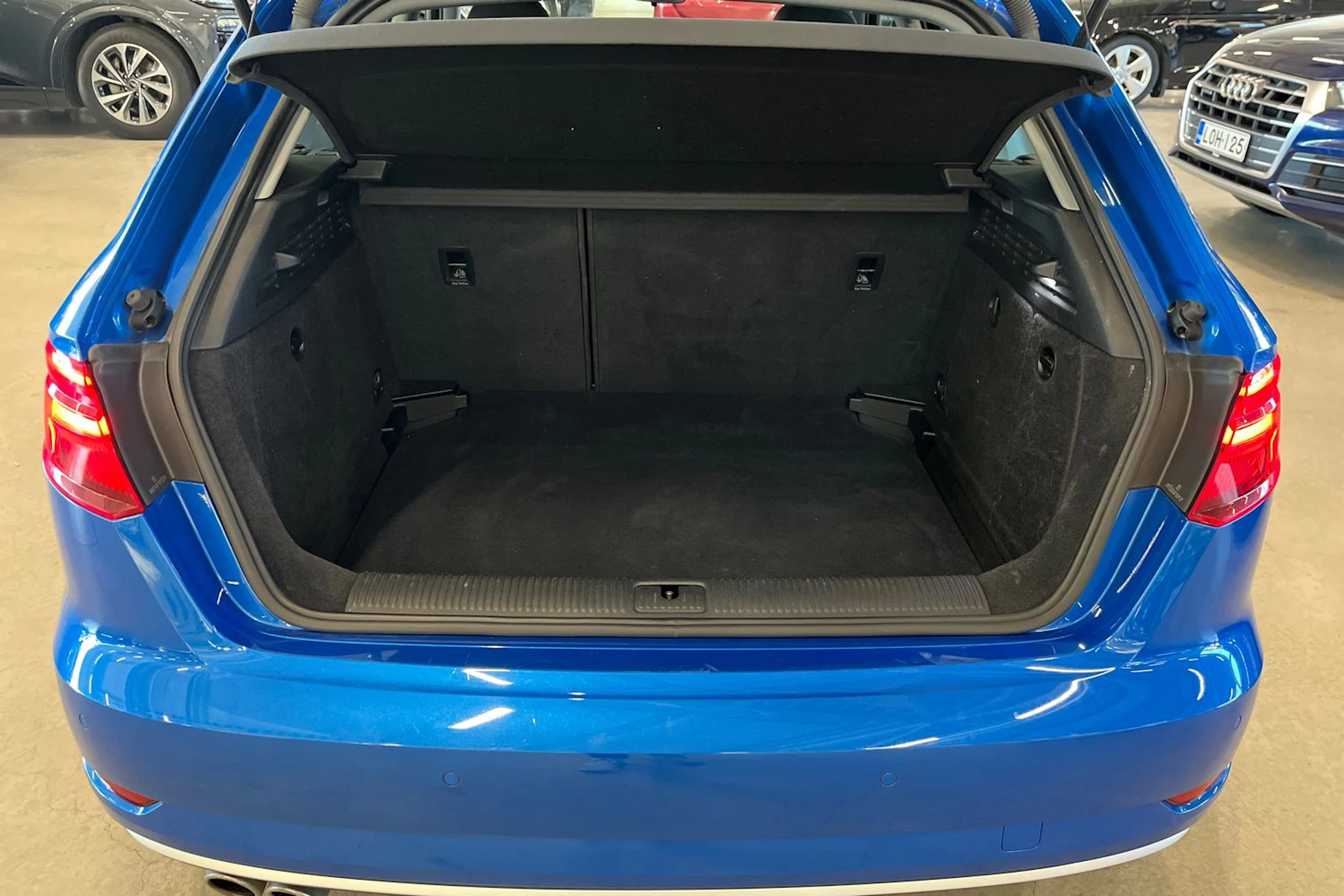 sininen Audi A3 2018 kuva 28.