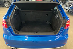 sininen Audi A3 2018 kuva 28.